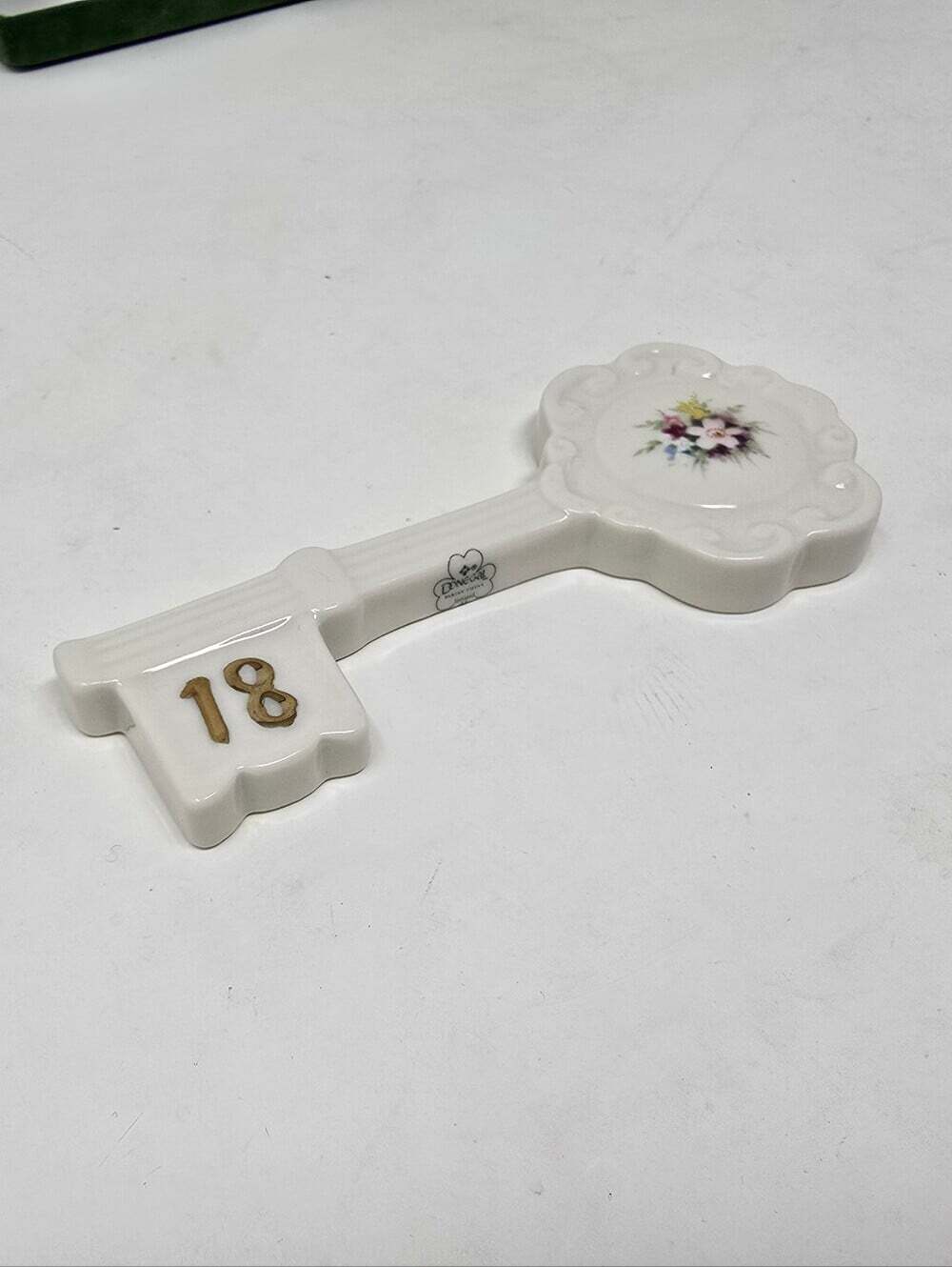 Donegal Irish Parian China Ireland Key of the House 18 with case Vintage 90s - Picture 5 of 10